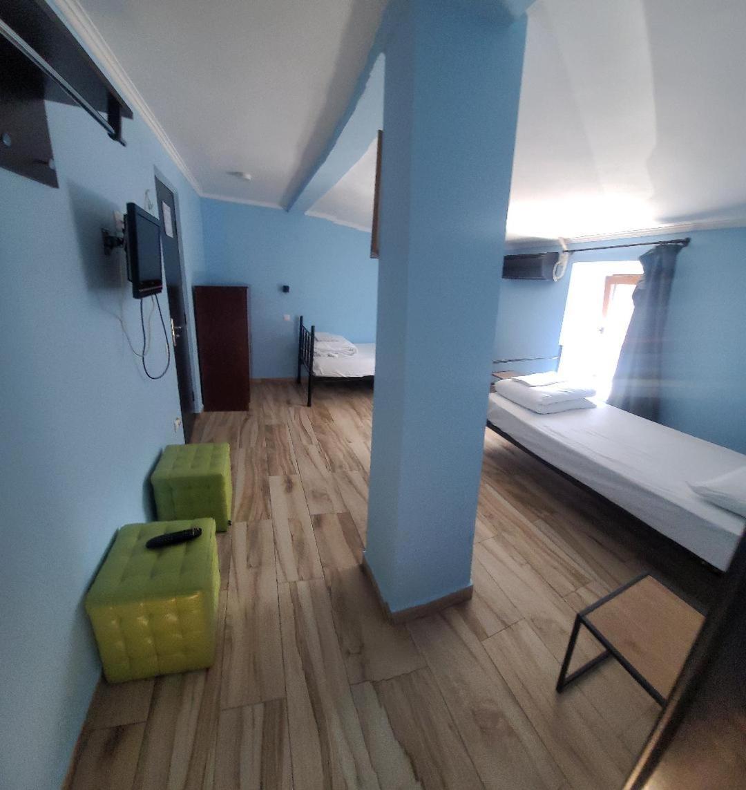 Byzanthin Hostel Boekarest Buitenkant foto