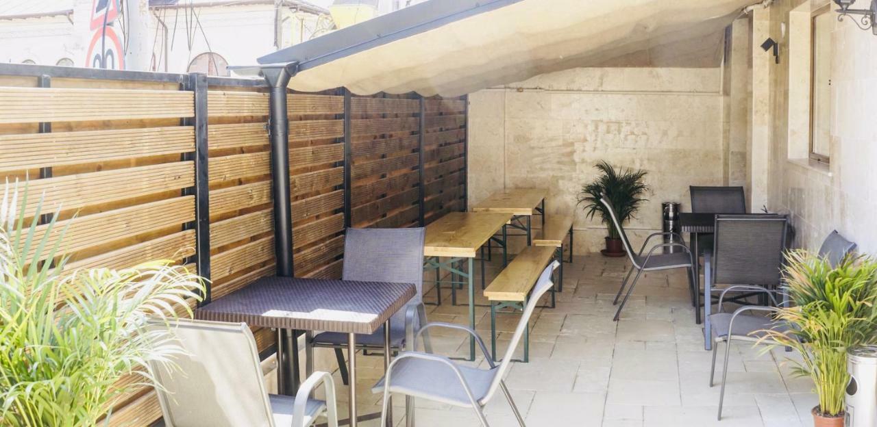 Byzanthin Hostel Boekarest Buitenkant foto